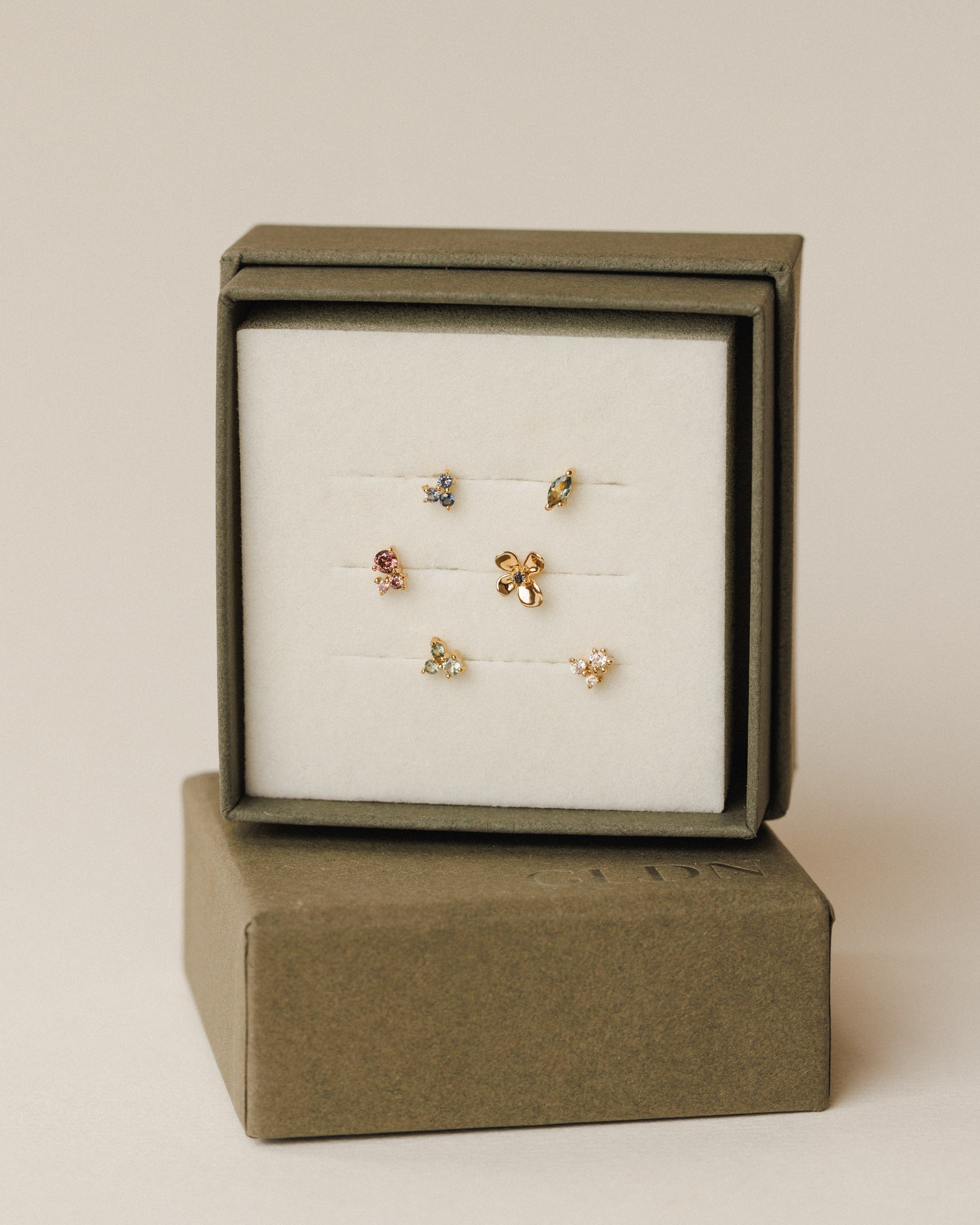 Poet's Palette Stud Set