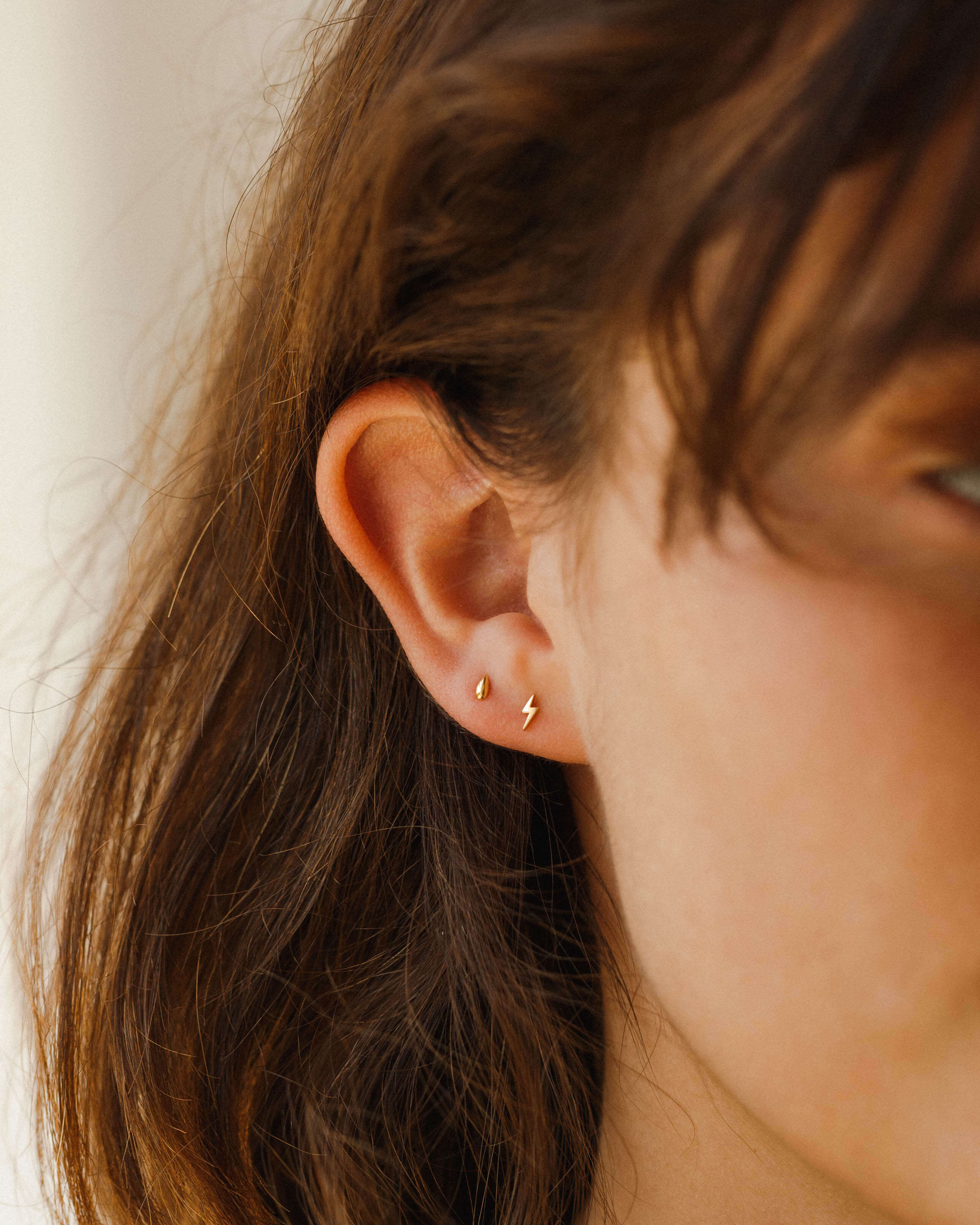 High Voltage Studs