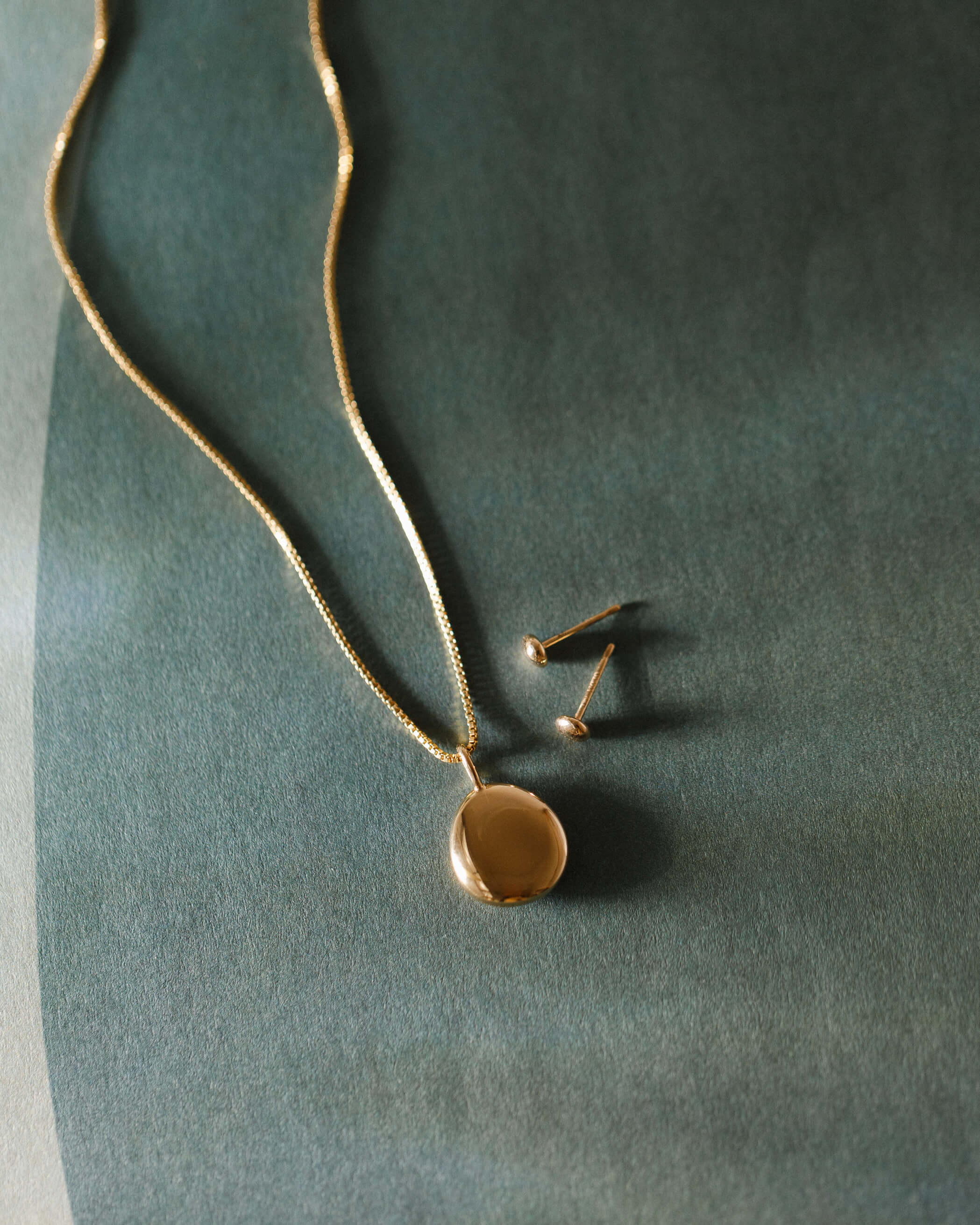 Tiny Pebble Studs
