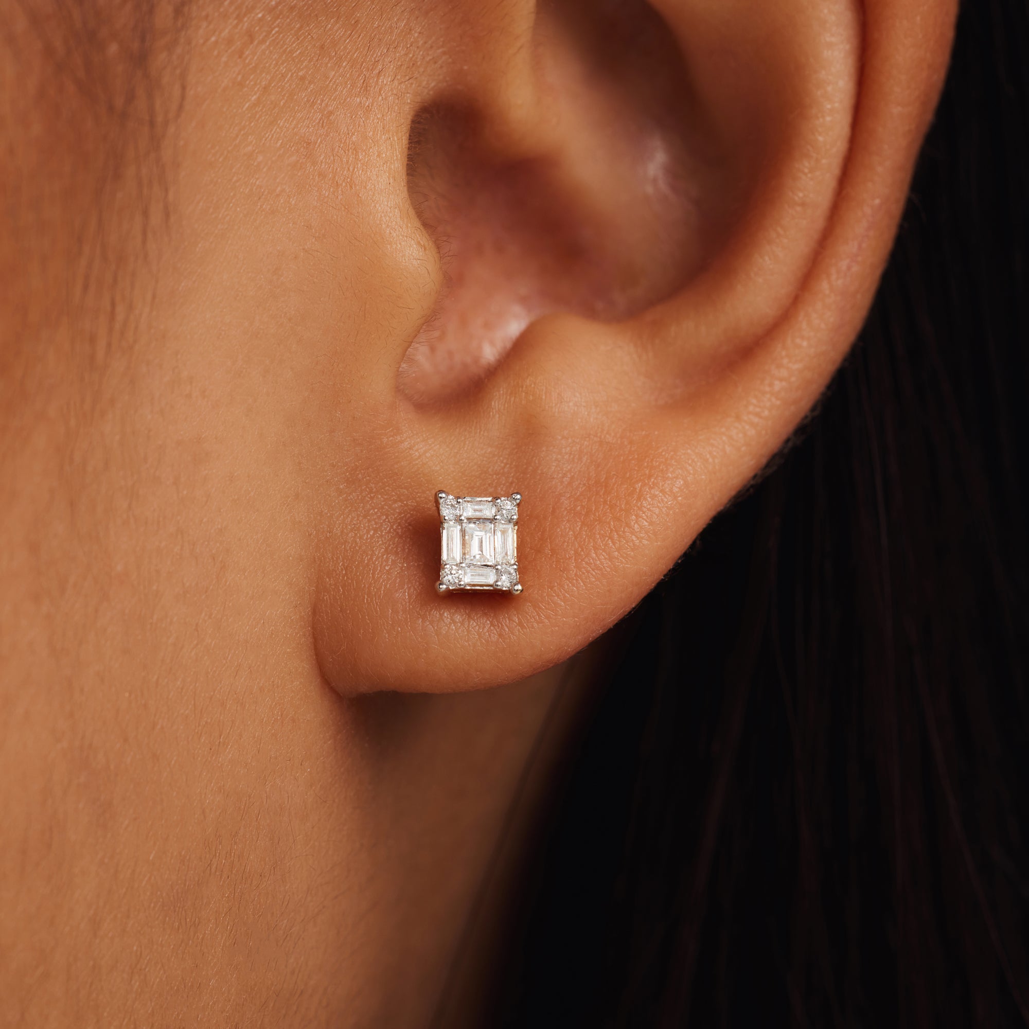 De la Paix Maxime 14 karat white gold ear studs with diamond 0.22 ct