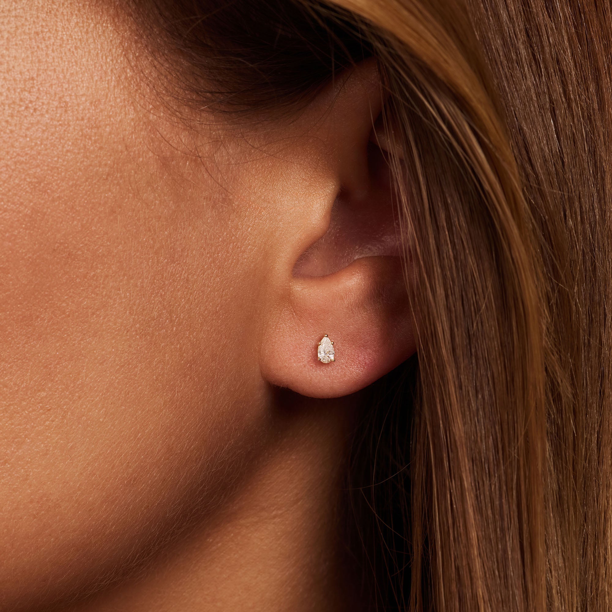 De la Paix Eloise 14 karat gold ear stud with diamond 0.2 carat