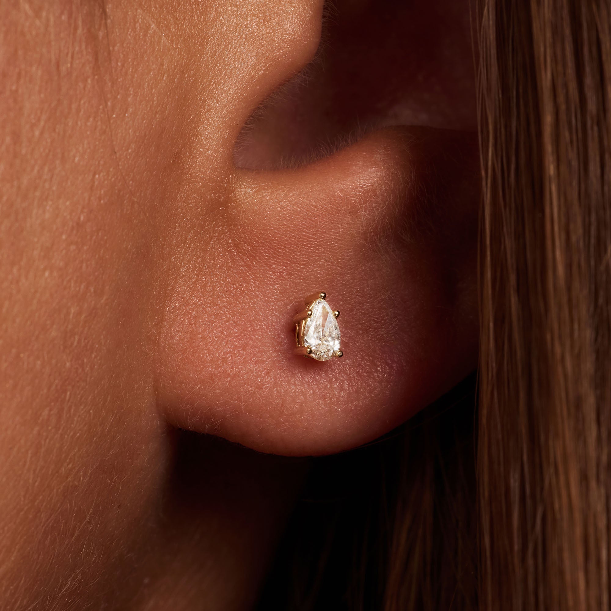 De la Paix Eloise 14 karat gold ear stud with diamond 0.2 carat