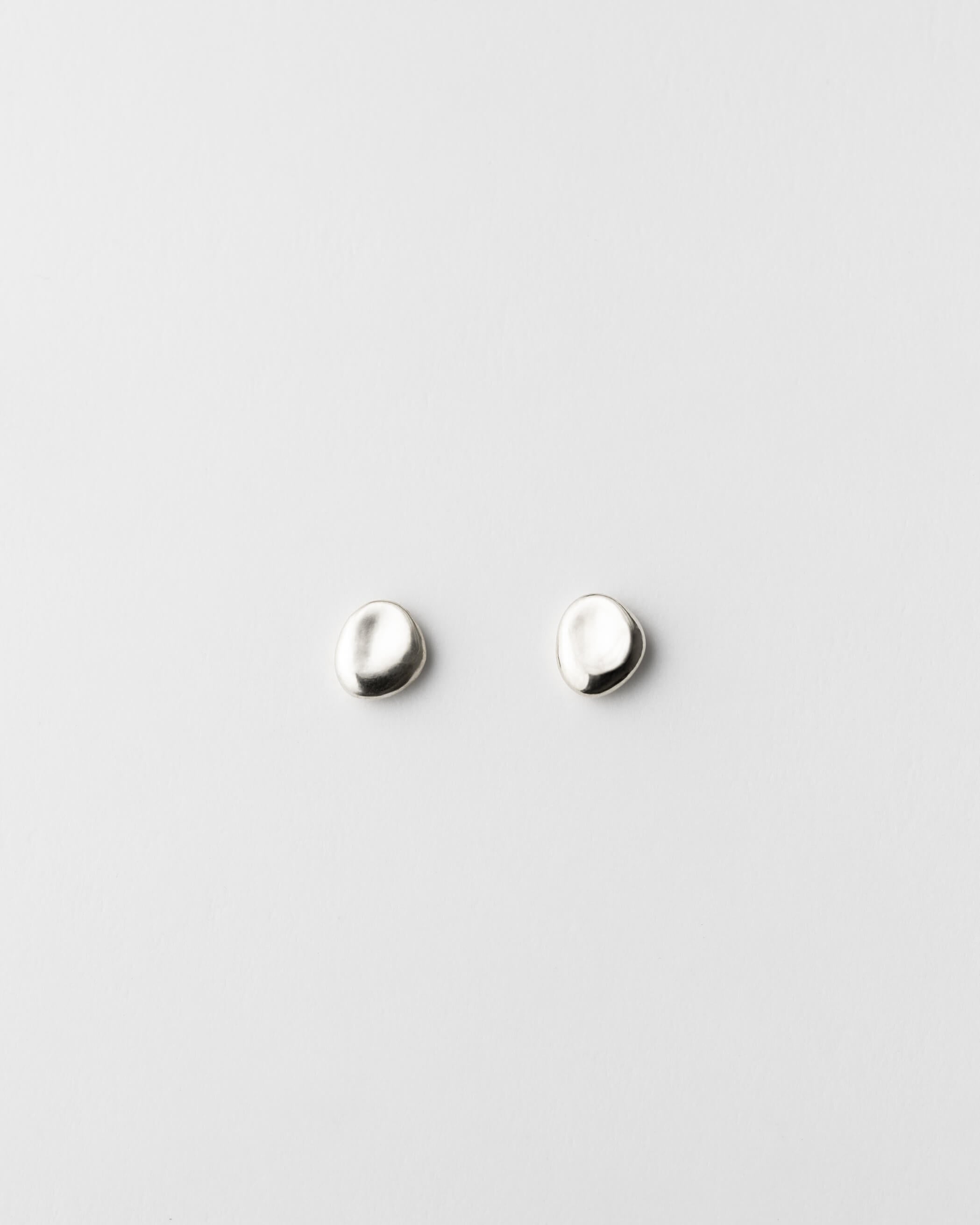 Pebble Studs