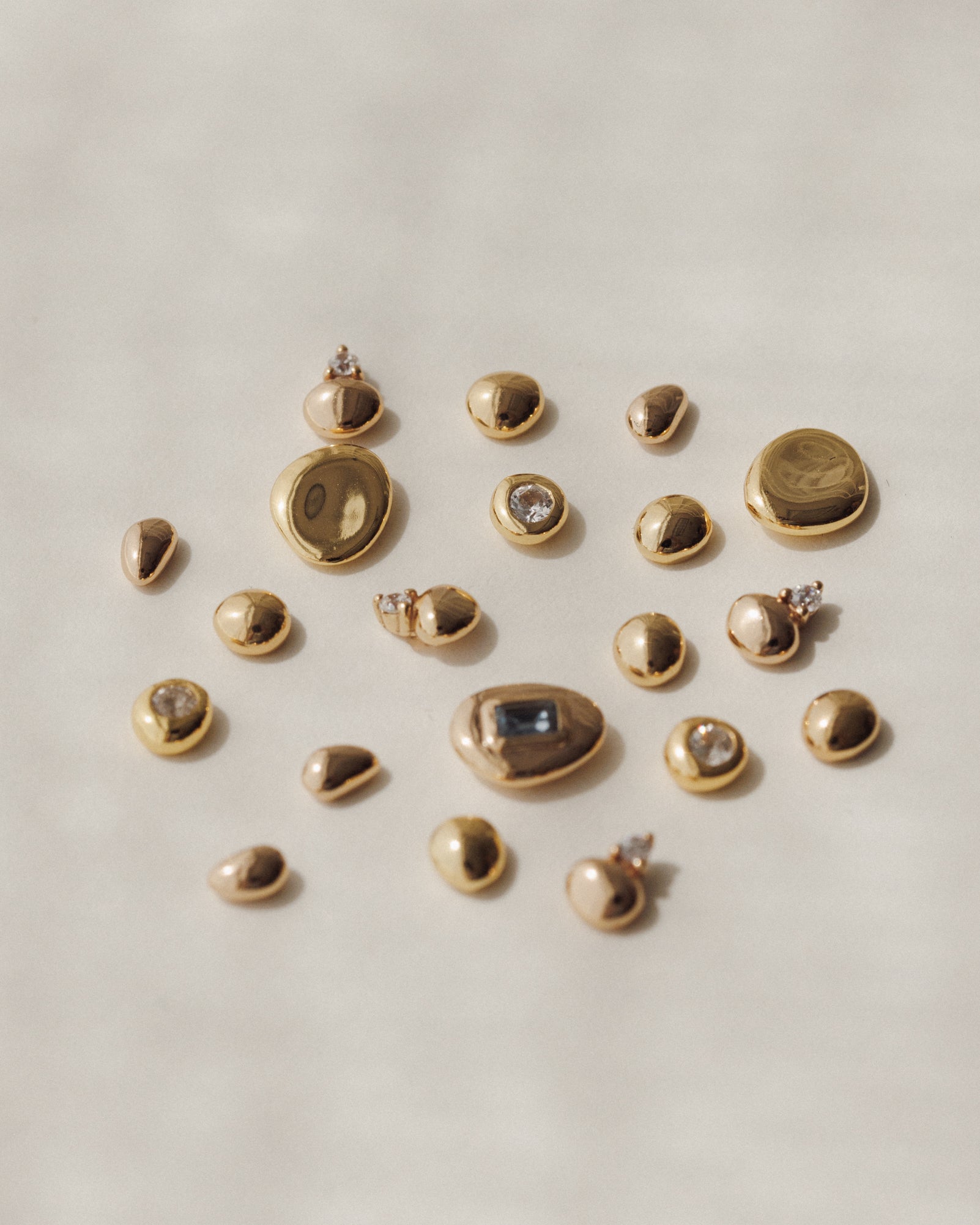 Gleaming Pebble Studs