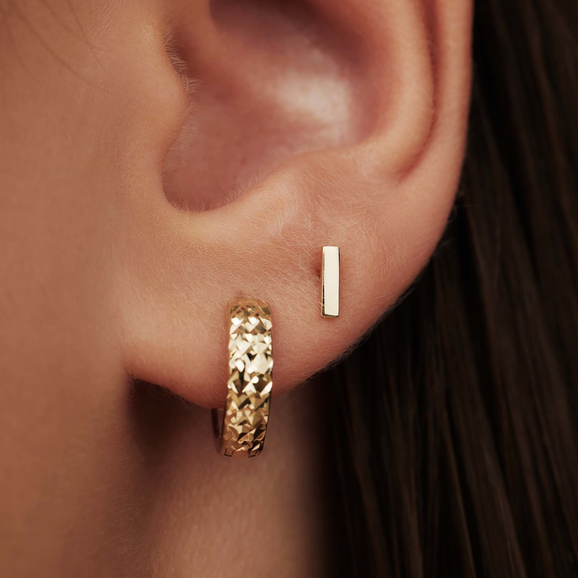Monceau Josephine 14 karat gold stud ear studs with rod