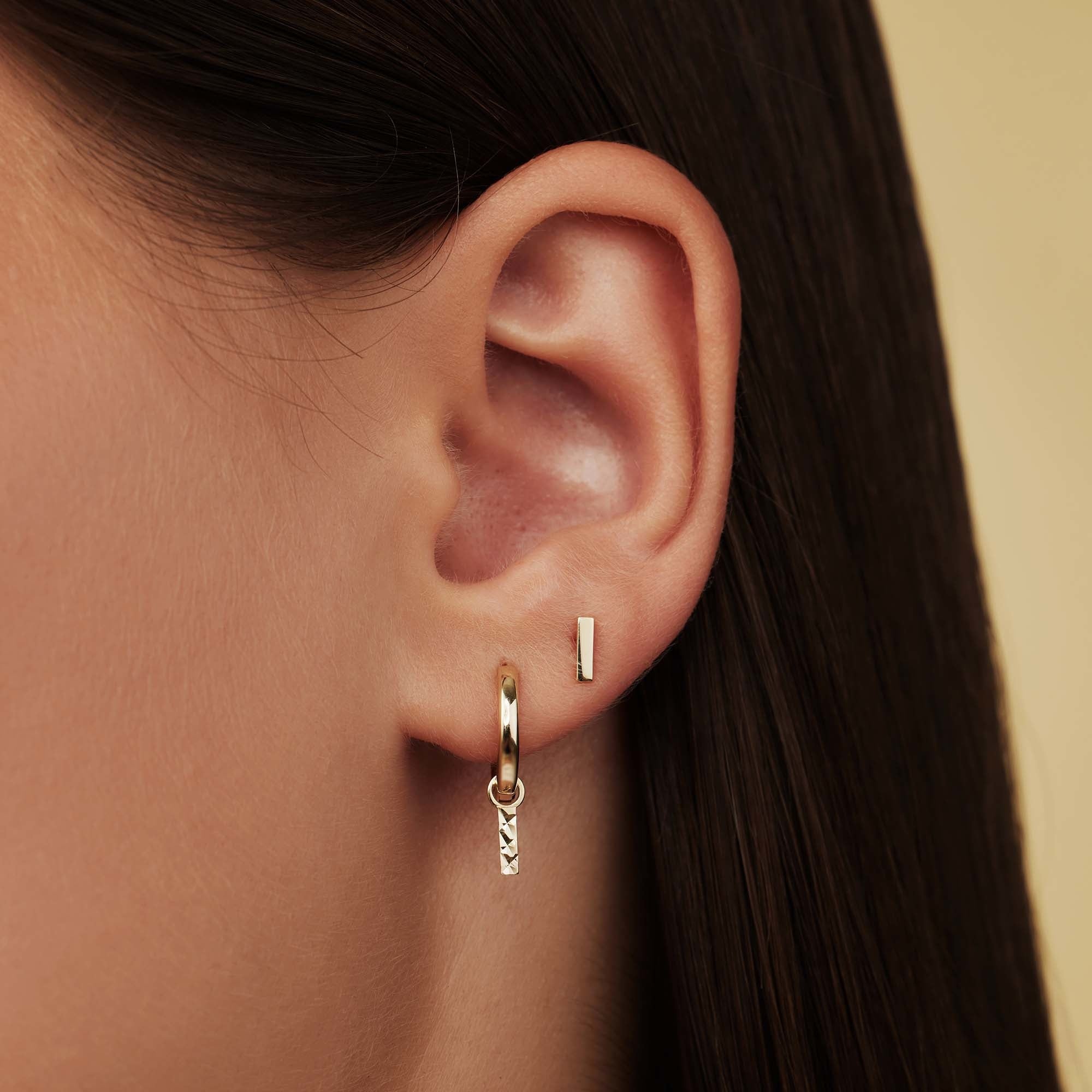 Monceau Josephine 14 karat gold stud ear studs with rod