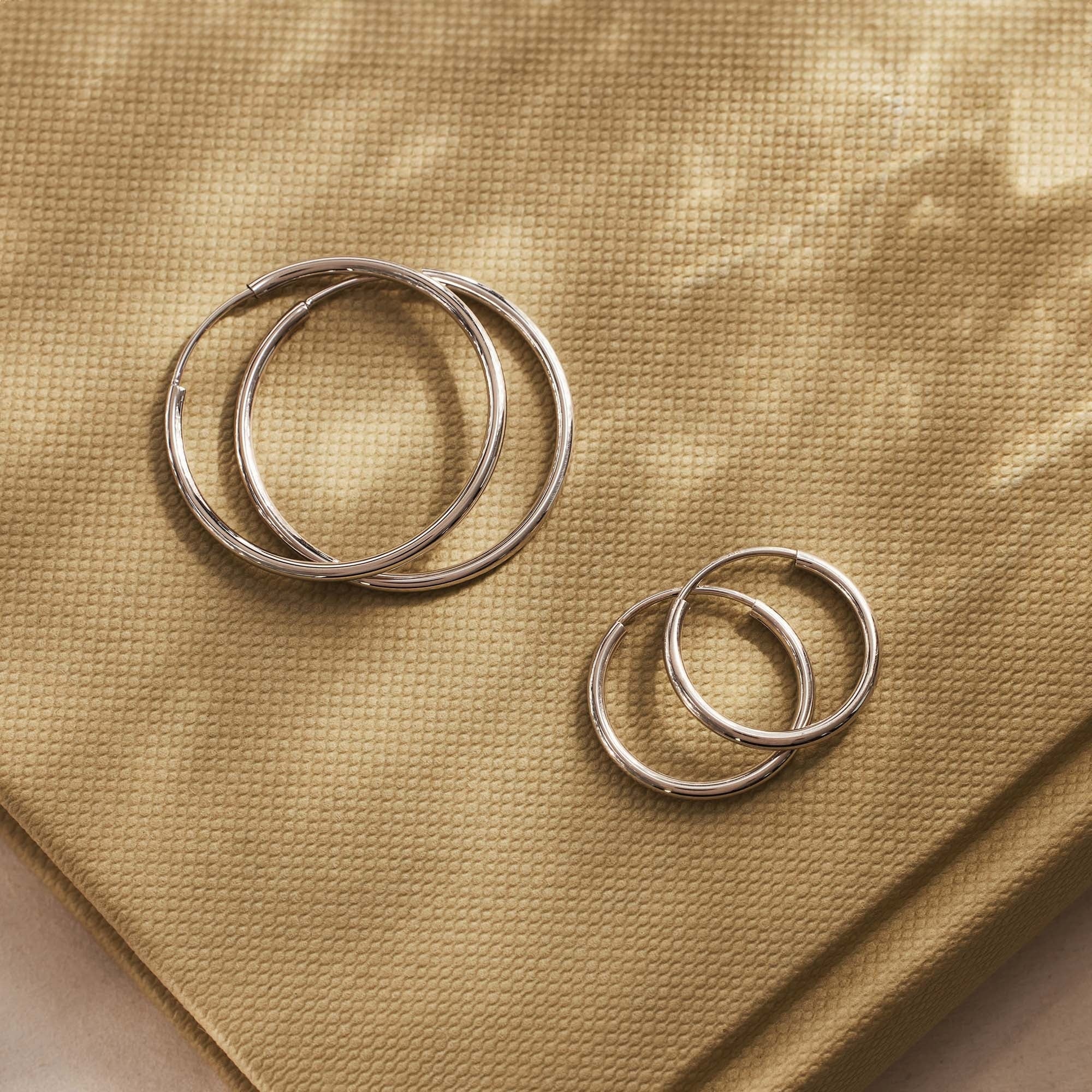 Saint Germain Cerise 14 karat white gold hoop earrings (22 mm)