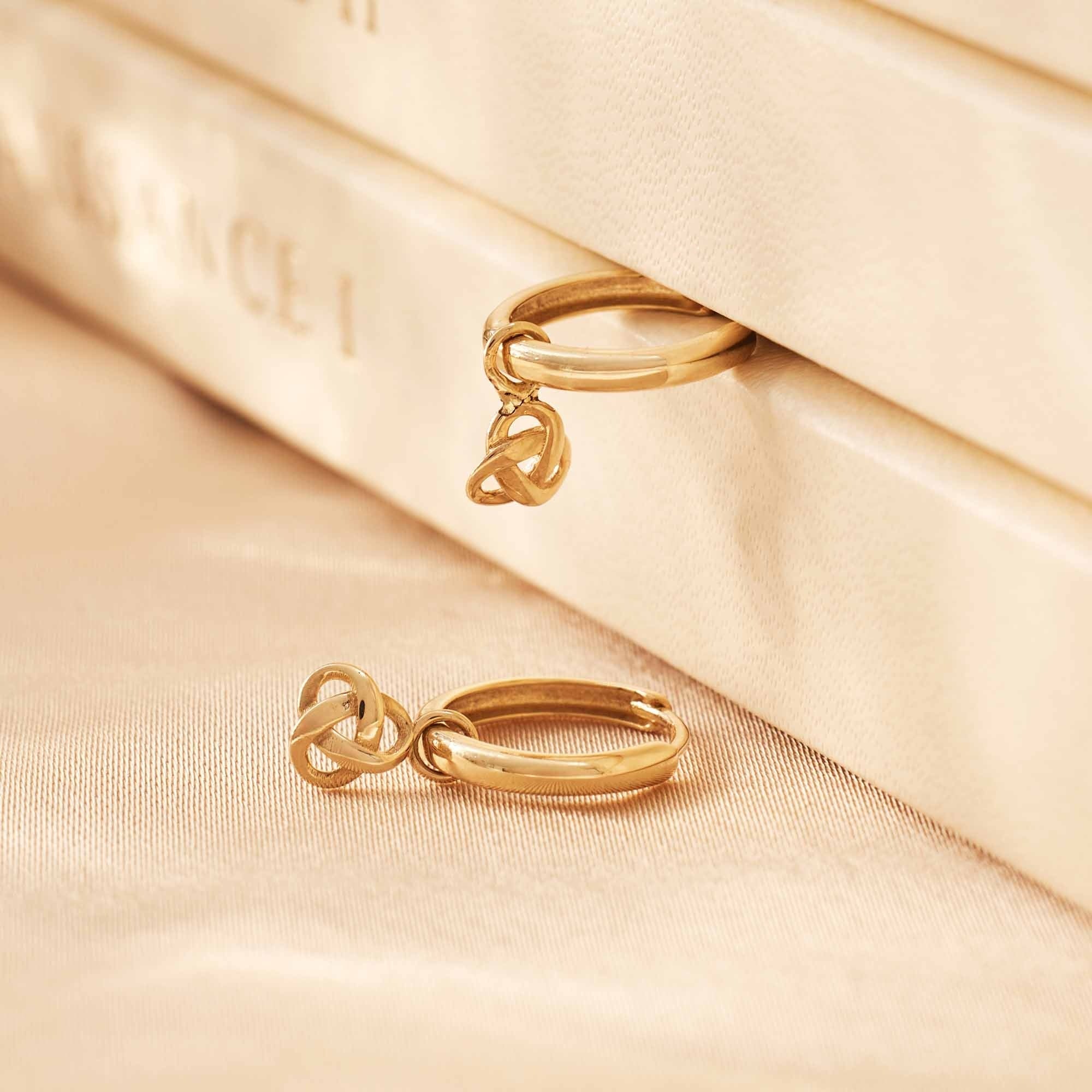 Rivoli Méline 14 karat gold hoop earrings with knot