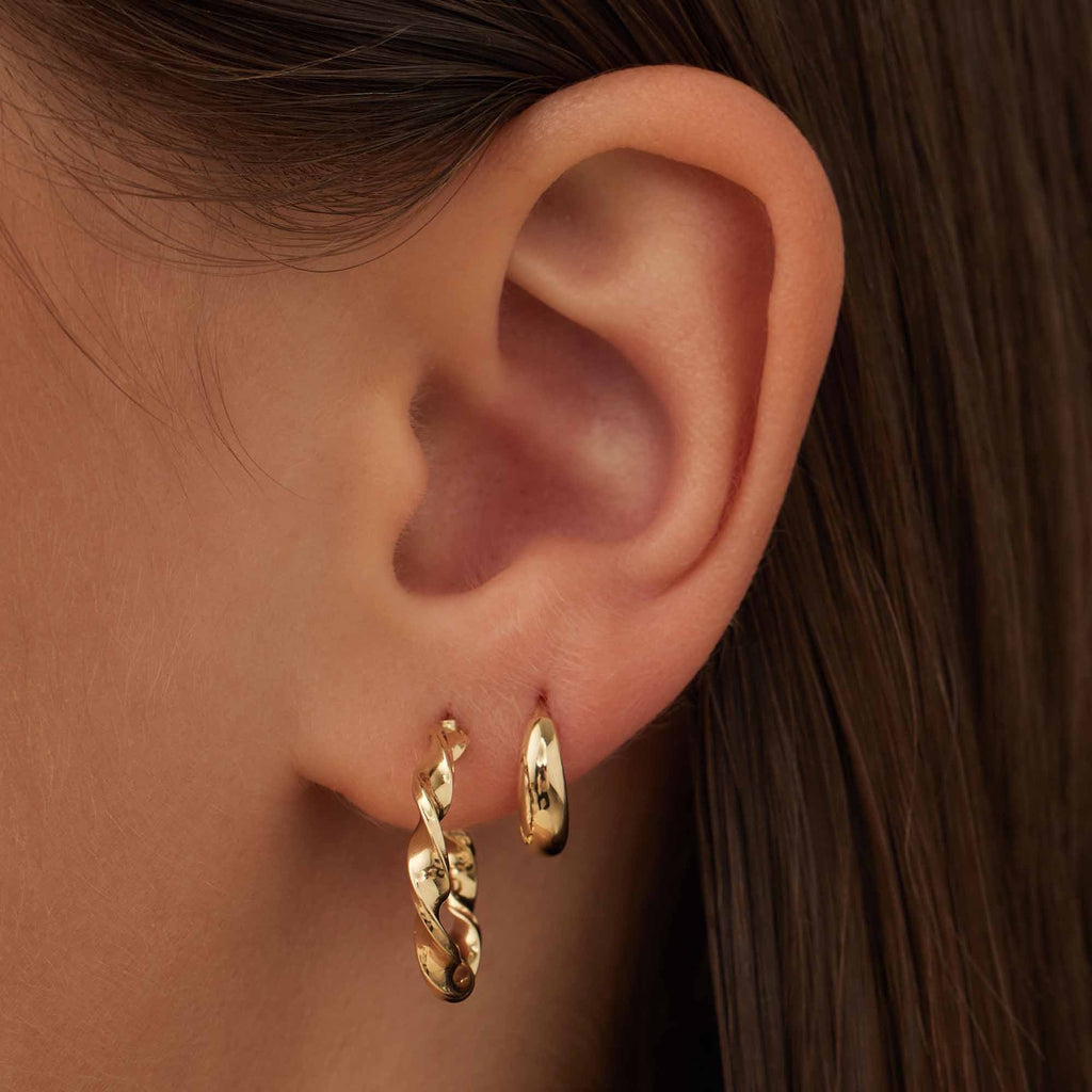 Cadeau d'Isabel 14 karat gold earring set
