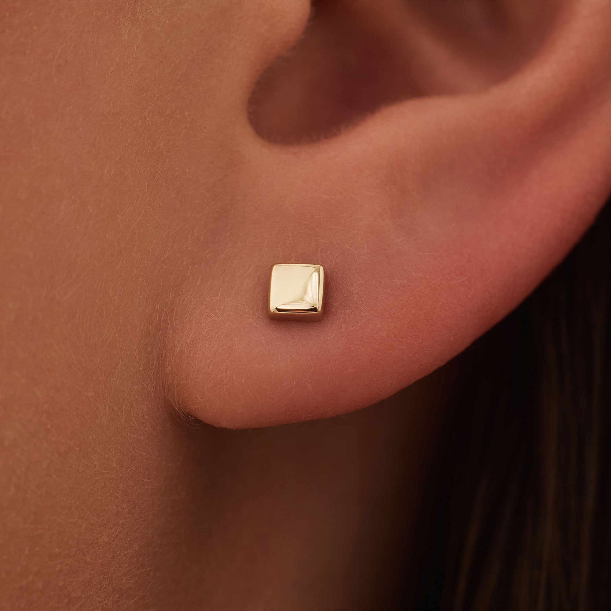 Monceau Gabrielle 14 karat gold square ear studs