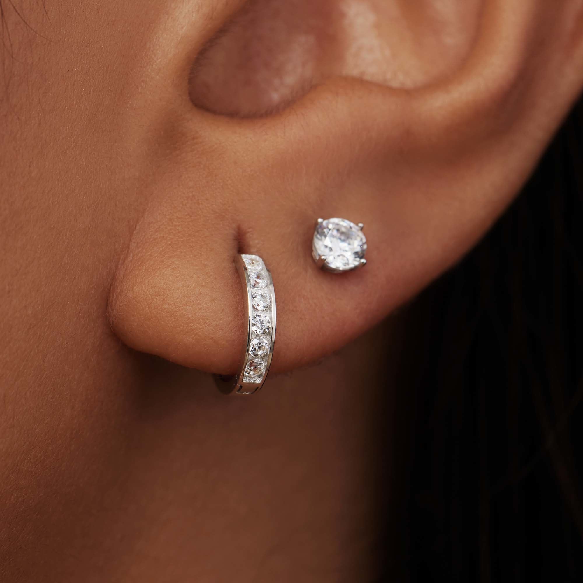 Cadeau d'Isabel 14 karat white gold earring set with zirconia stones