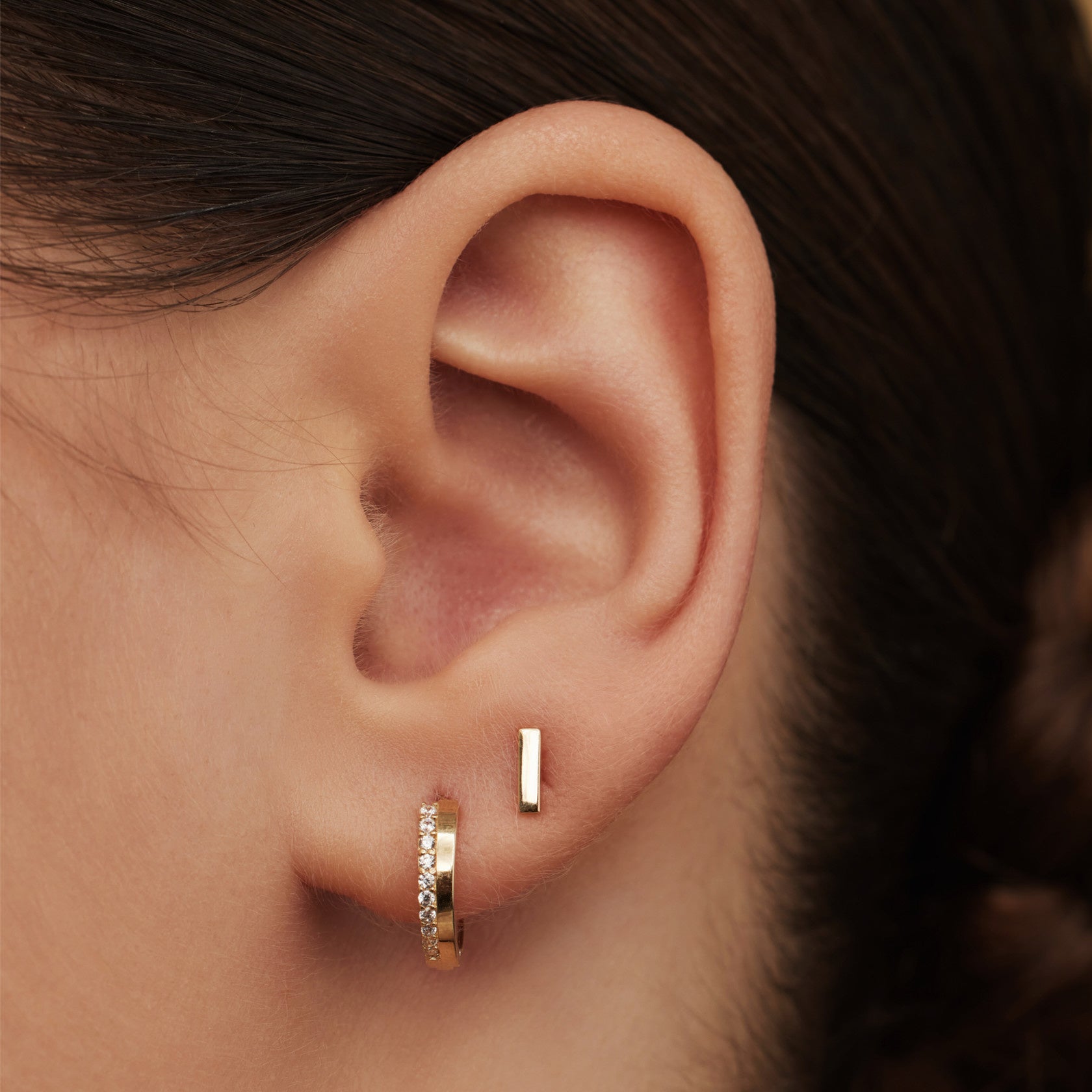 Cadeau d'Isabel 14 karat gold earring set with zirconia stones