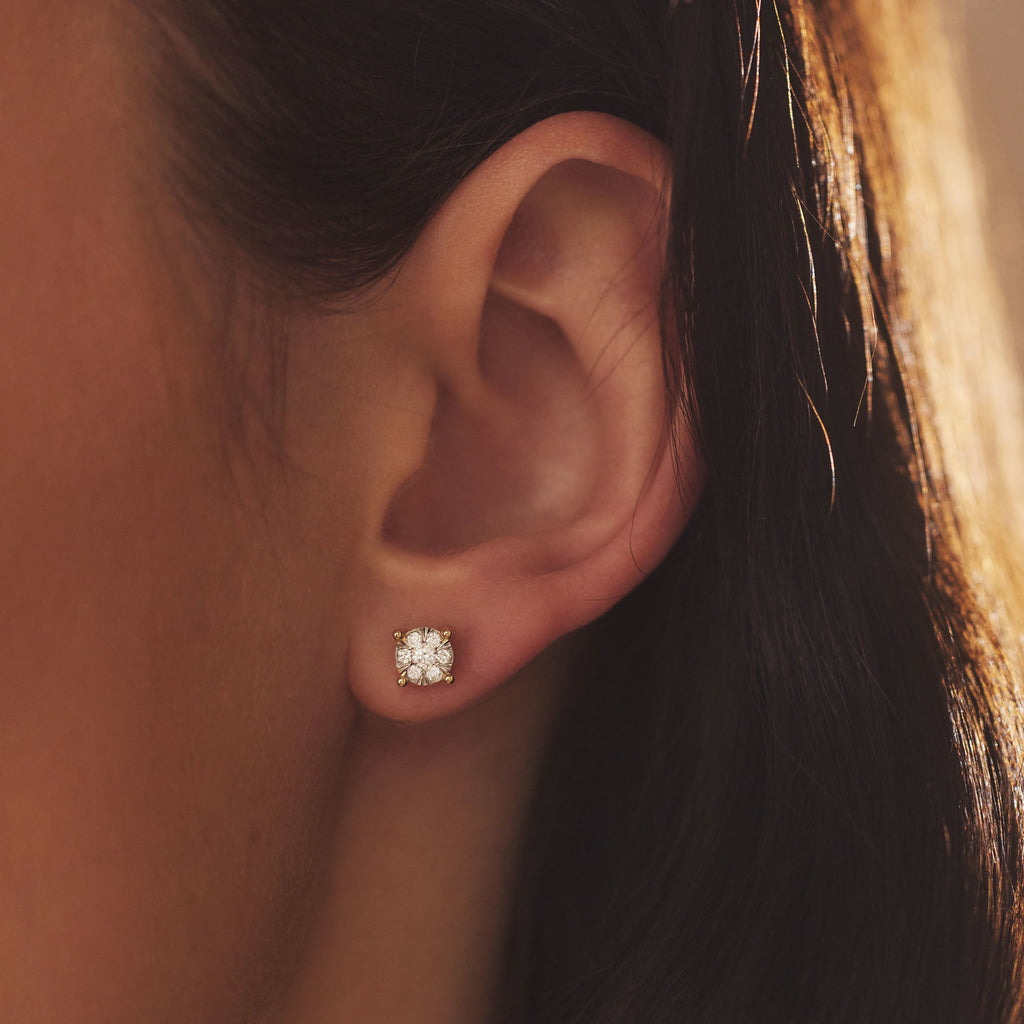 De la Paix Hanaé 14 karat gold stud ear studs with diamond 0.28 carat