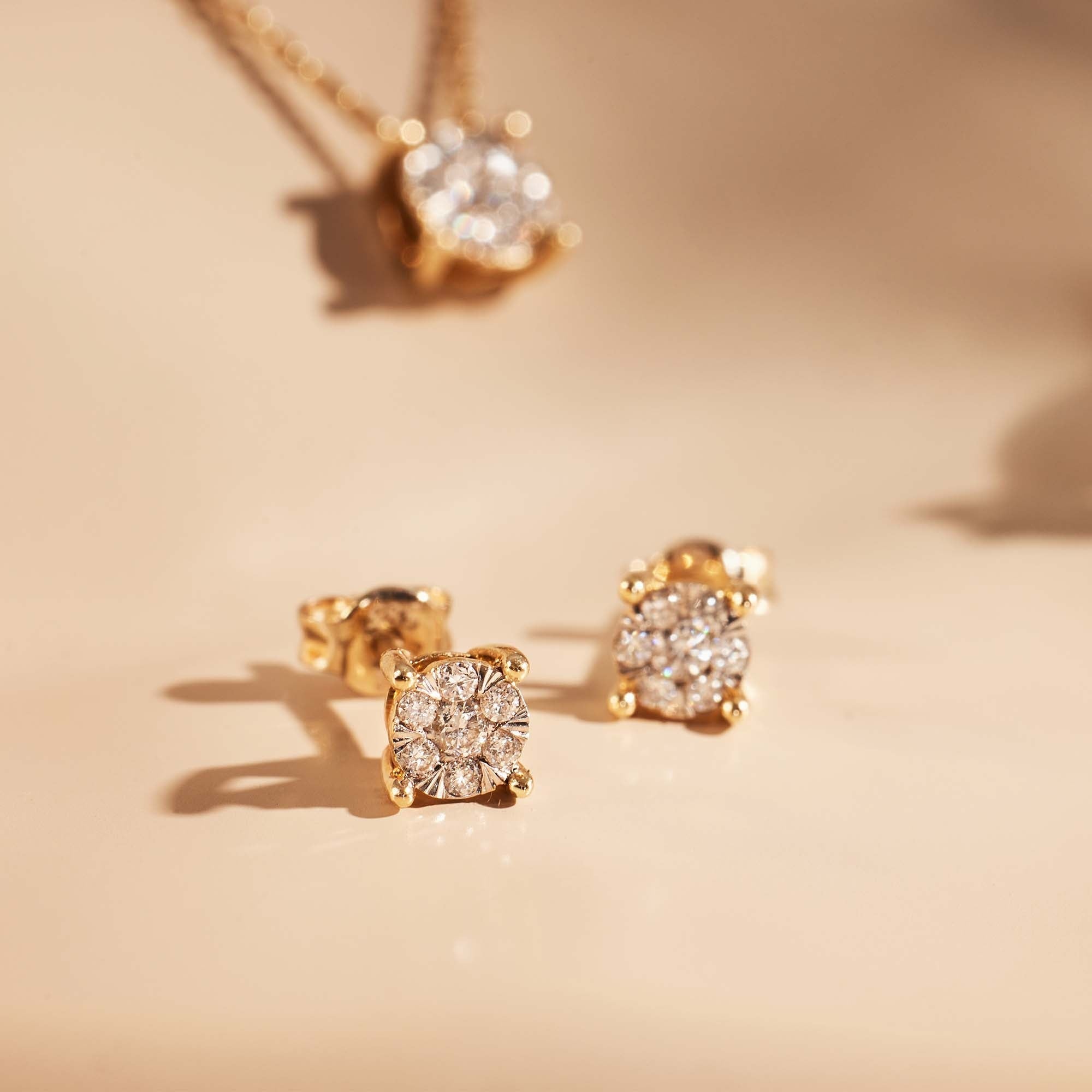De la Paix Hanaé 14 karat gold stud ear studs with diamond 0.16 carat