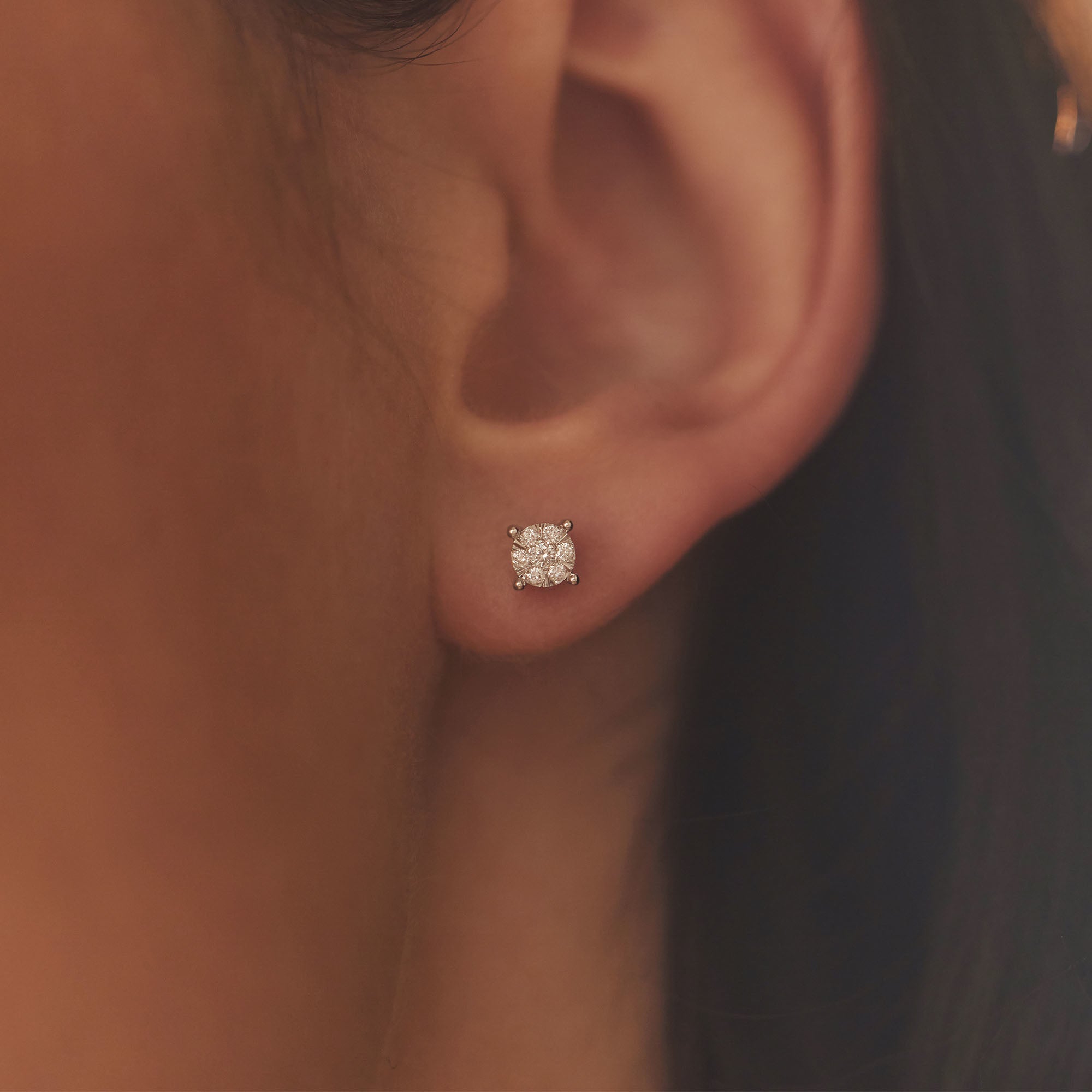 De la Paix Hanaé 14 karat white gold ear studs with diamond 0.16 carat