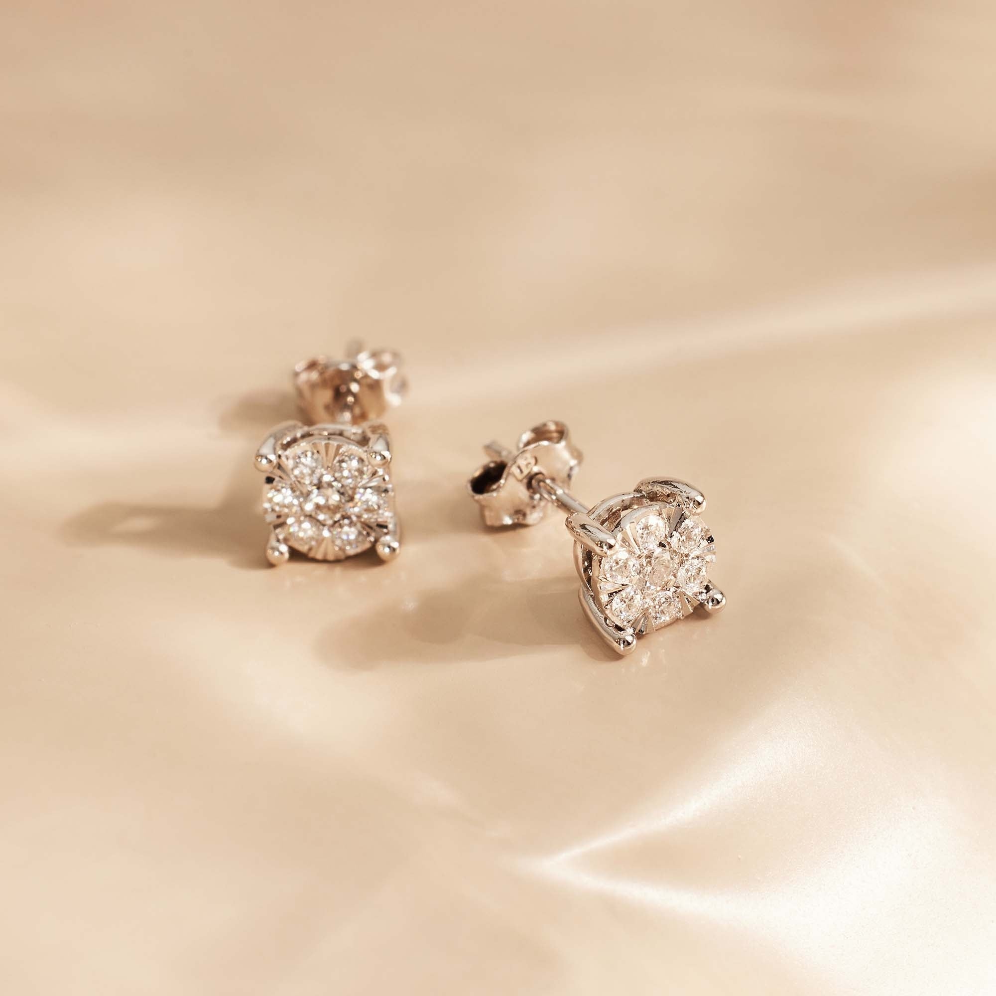 De la Paix Hanaé 14 karat white gold ear studs with diamond 0.16 carat