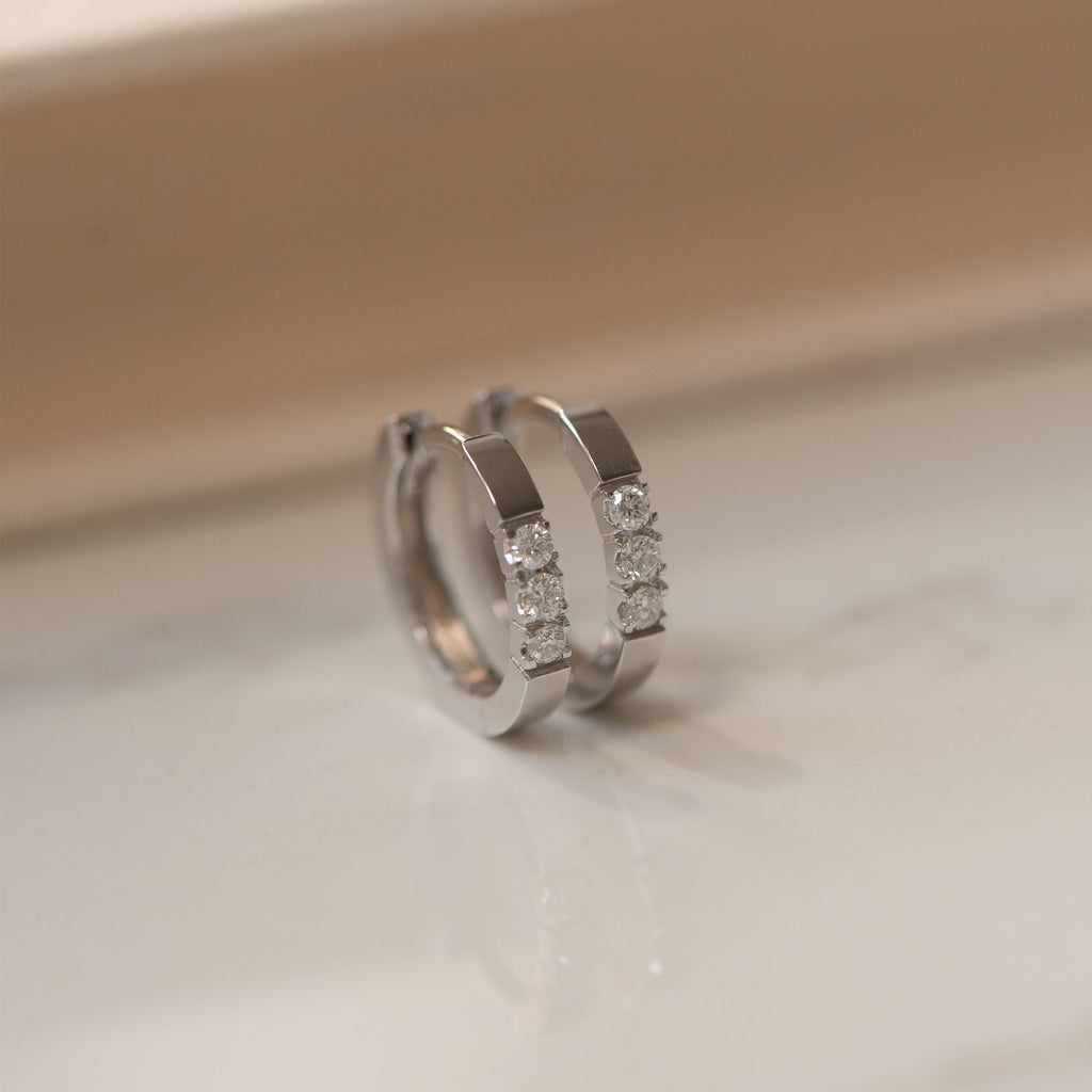 De la Paix Madeline 14 karat white gold earrings with diamond 0.15 ct