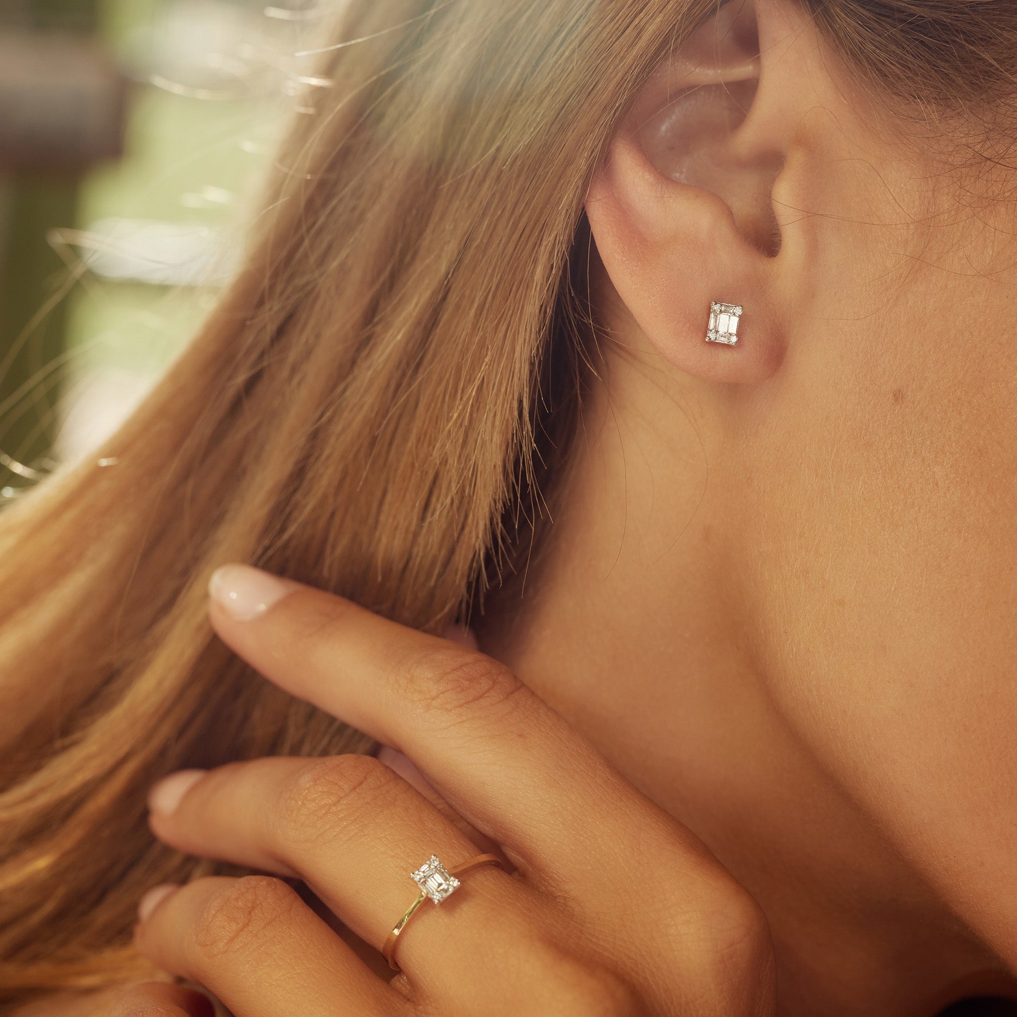De la Paix Maxime 14 karat gold stud ear studs with diamond 0.26 carat